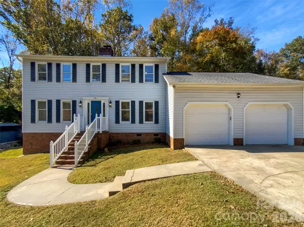 561 Briarwood Rd, Lancaster, SC 29720