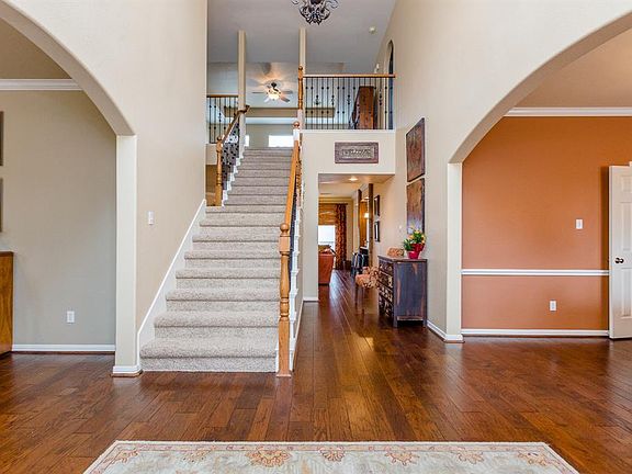 2nd image of 2918 Castlerock Ct