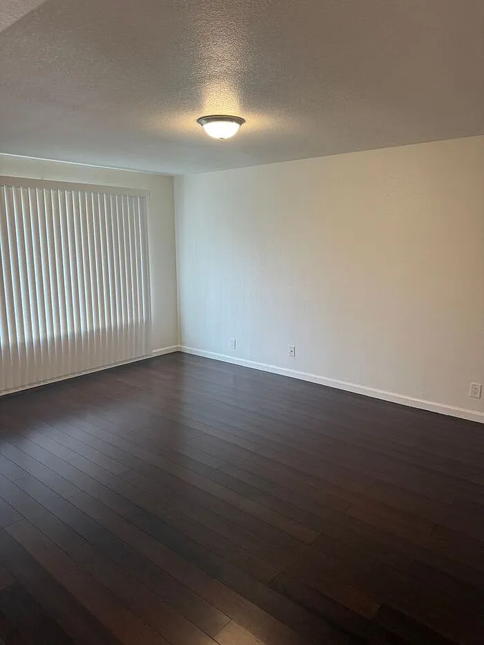 4 bed, 2.0 bath, 1476 sqft, $4,195 — Photo 2
