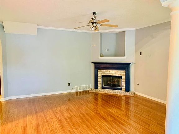 2nd image of 8721 Rogers Park Ave