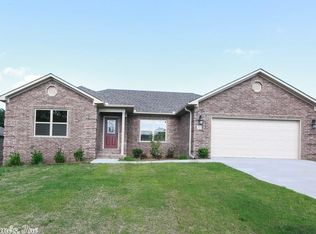 22 Huntington Dr, Austin, AR 72007