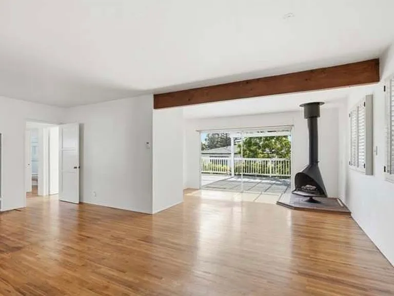 1320 Curtis Ave — Photo 2