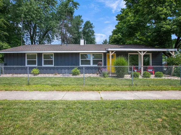 3221 Corby Blvd, South Bend, IN 46615