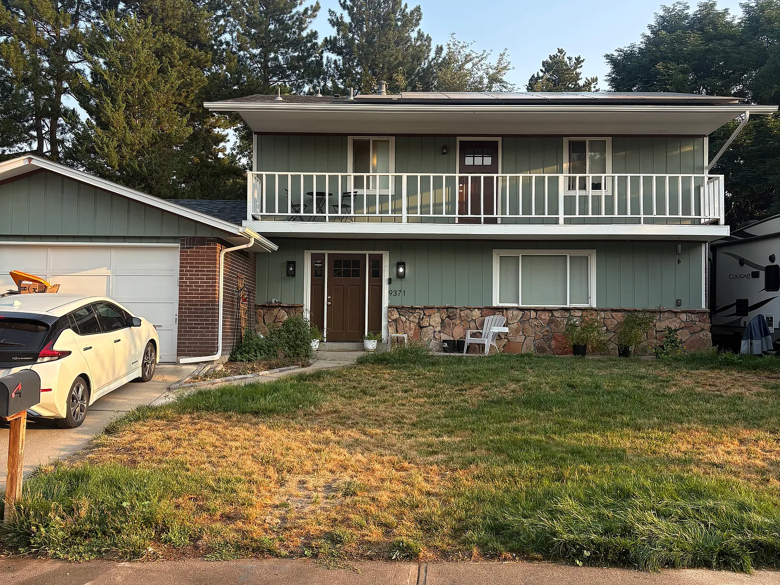 5 bed, 2700 sqft, $3,400 — Photo 1