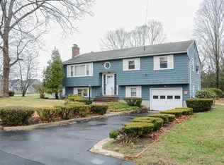 1 Greenmeadow Dr, Billerica, MA 01821