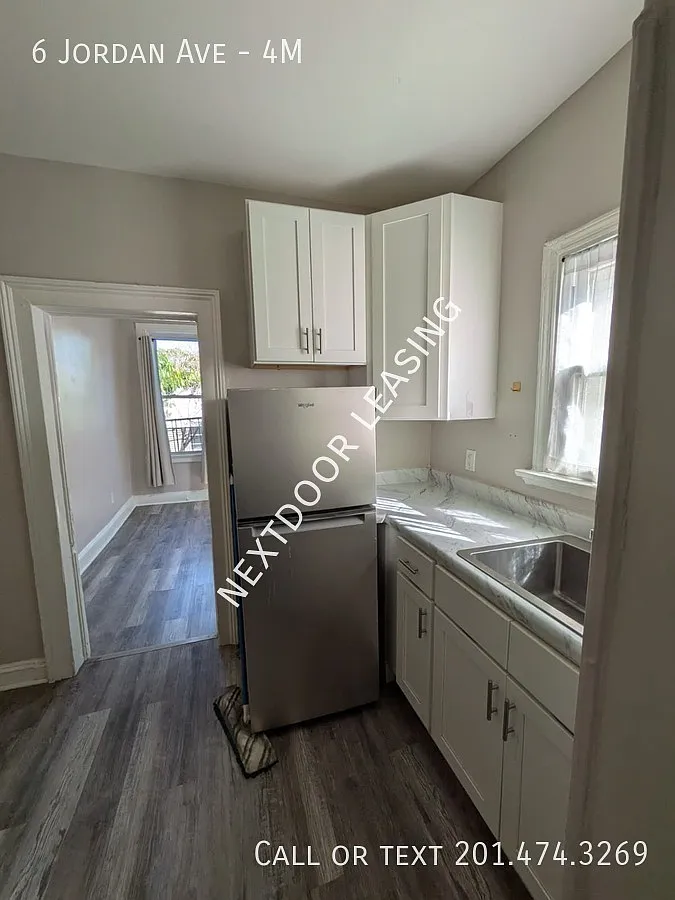 6 Jordan Ave — Photo 2
