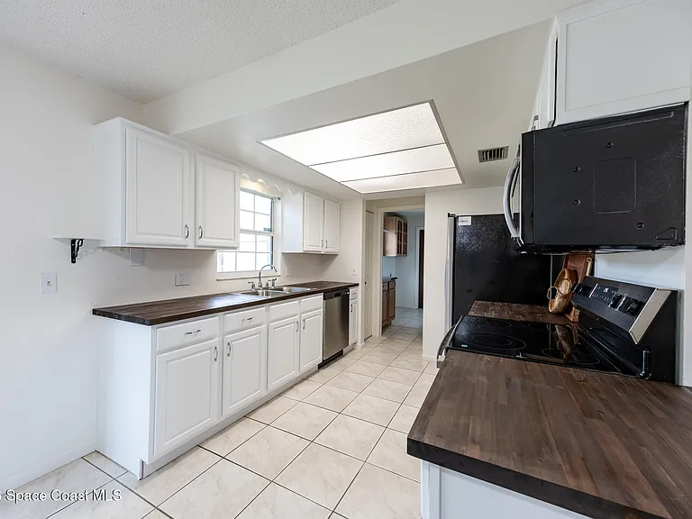 317 Fernandina St NW — Photo 10