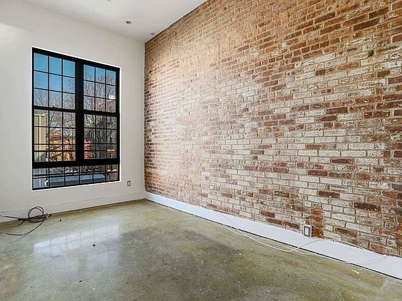 3rd image of 753 Lexington Ave #3B