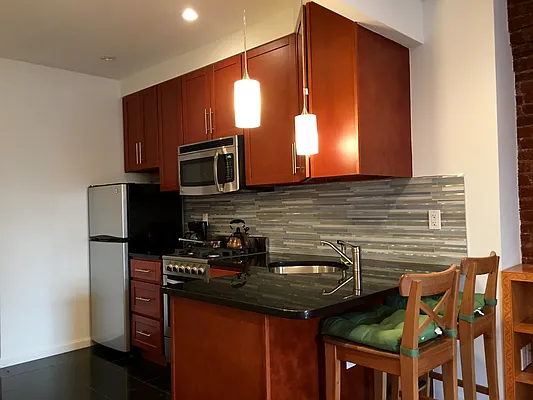 Rented by Adir Realty | media 12