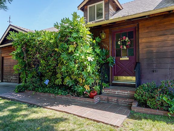 4th image of 561 Westwood Ct