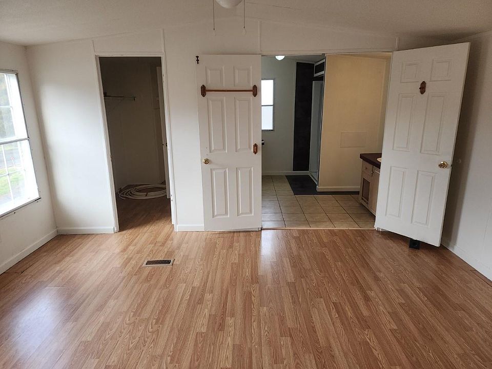 1st image of 125 Alloway Ln