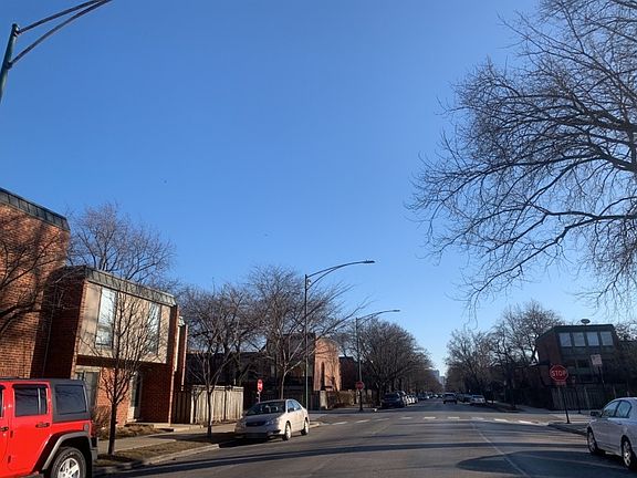 5th image of 2036 N Larrabee St #1066
