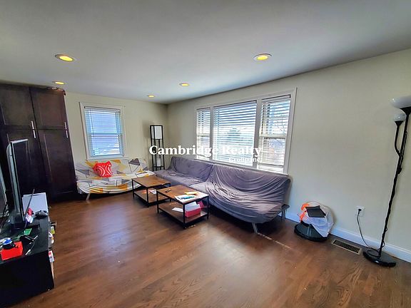 4th image of 77 Rock Glen Rd #T