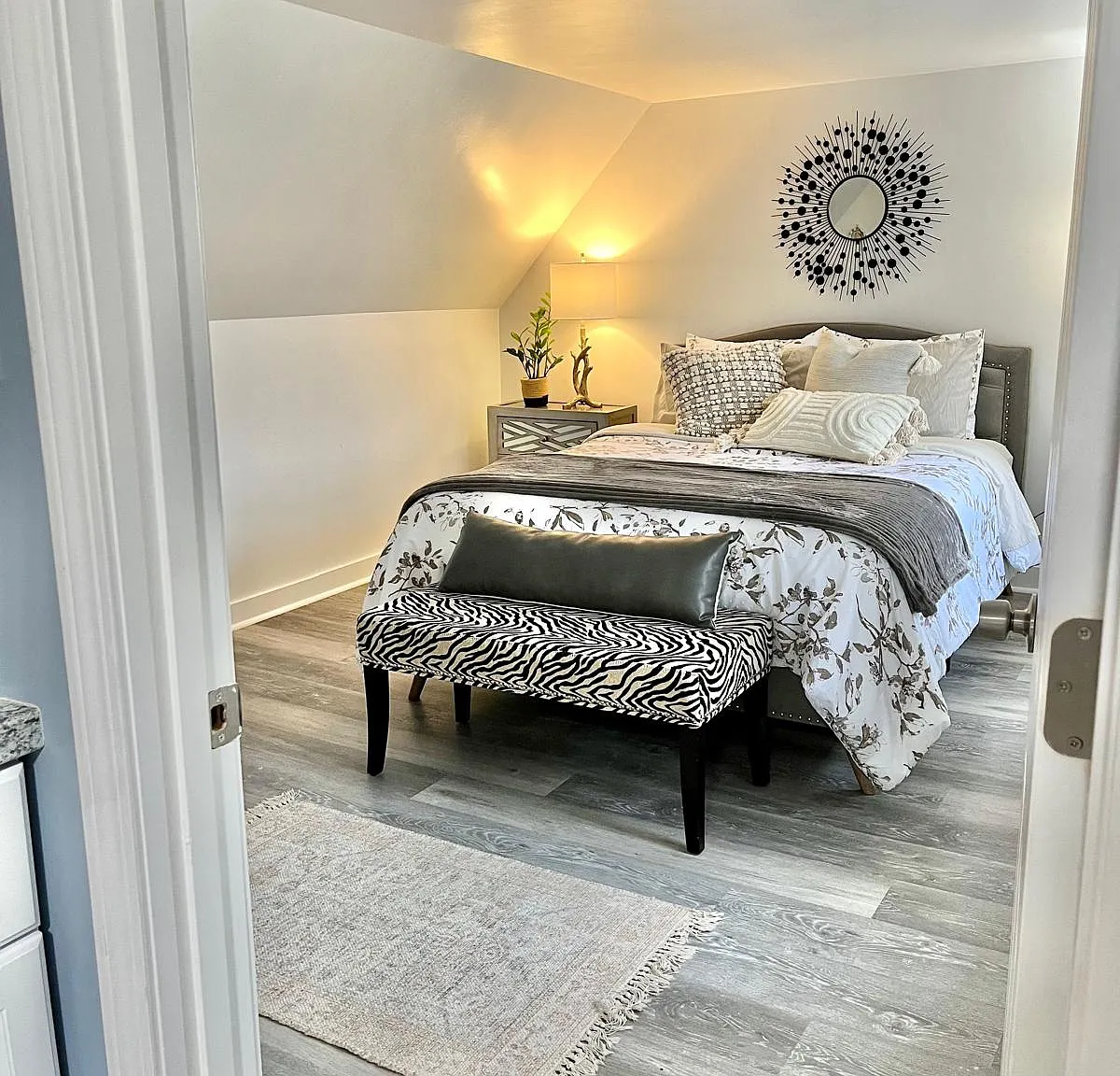 1 bed, 850 sqft, $1,800 — Photo 4