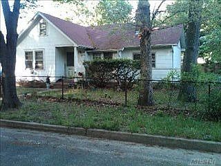 2nd image of 9 Hawthorne Ave