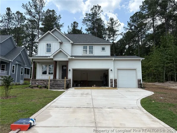 289 Education Dr, Spring Lake, NC 28390
