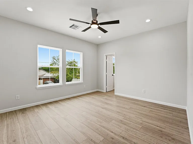 4354 Clover St #A — Photo 21
