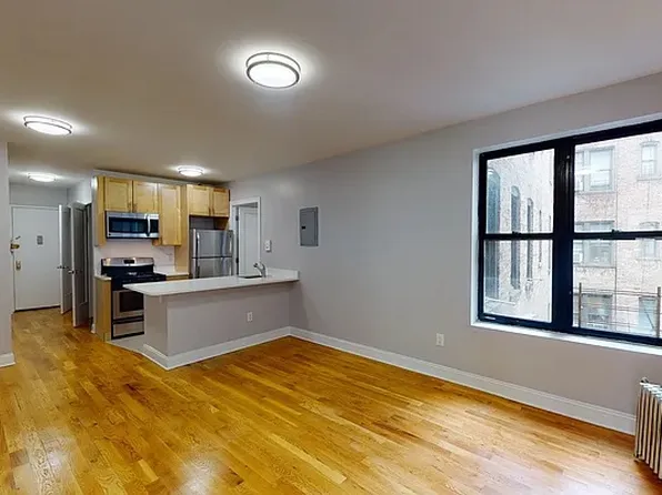 105 Haven Avenue image 1 of 8