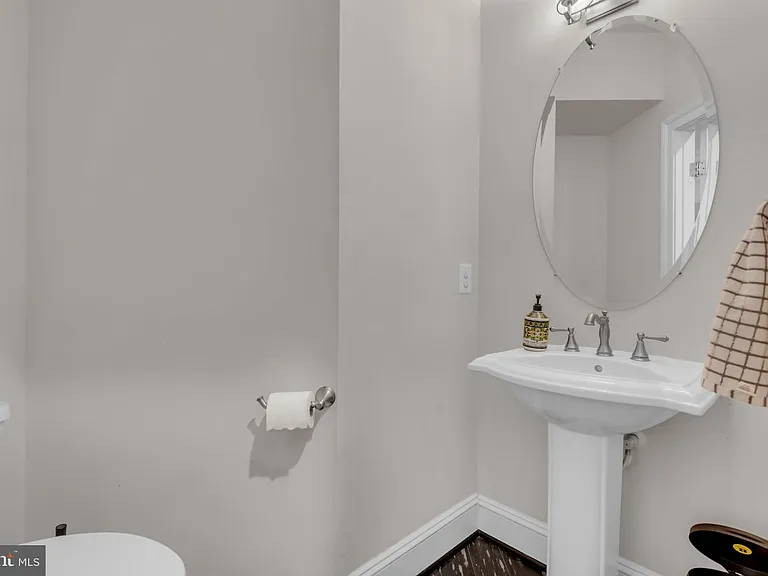 14611 Highbury Ln — Photo 17