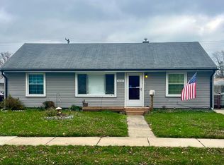 26560 Ridgemont St, Roseville, MI 48066