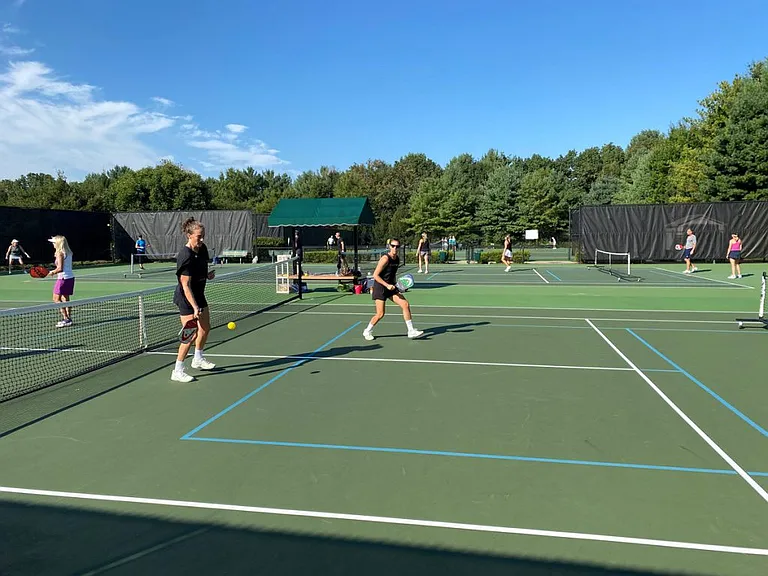 Avanel Private Tennis Courts (additional public tennis courts available in the park)