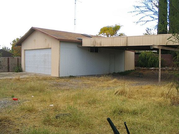 detached garage