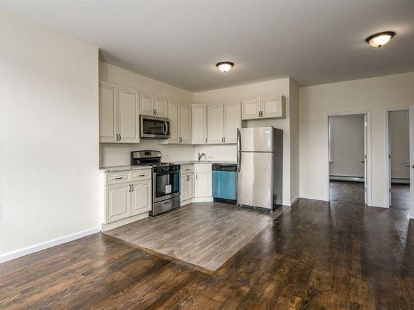 166 Armstrong Ave #2