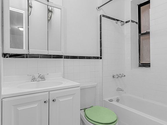5th image of 142 S 9th St APT B4