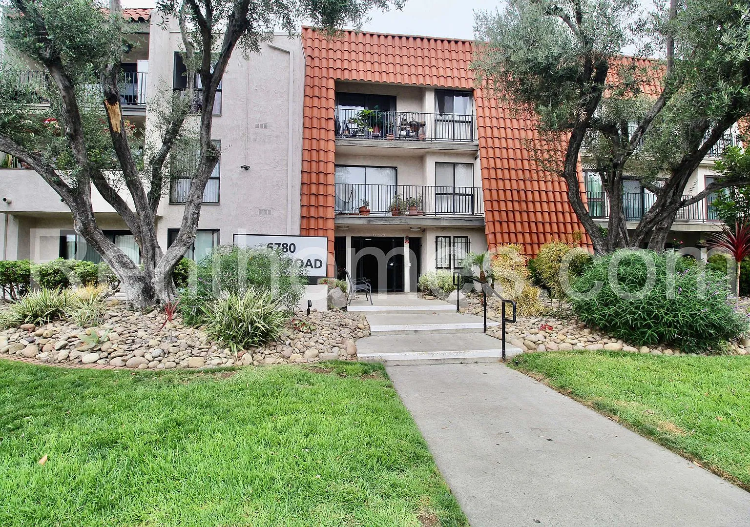 Mission Valley, 6780 Friars Rd #361, Wood Floors, Granite Counters, Controlled Access Building. — Photo 1
