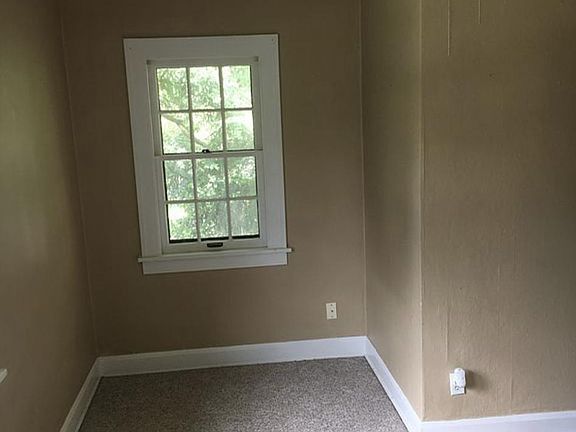 3rd image of 637 Garfield Ave #637