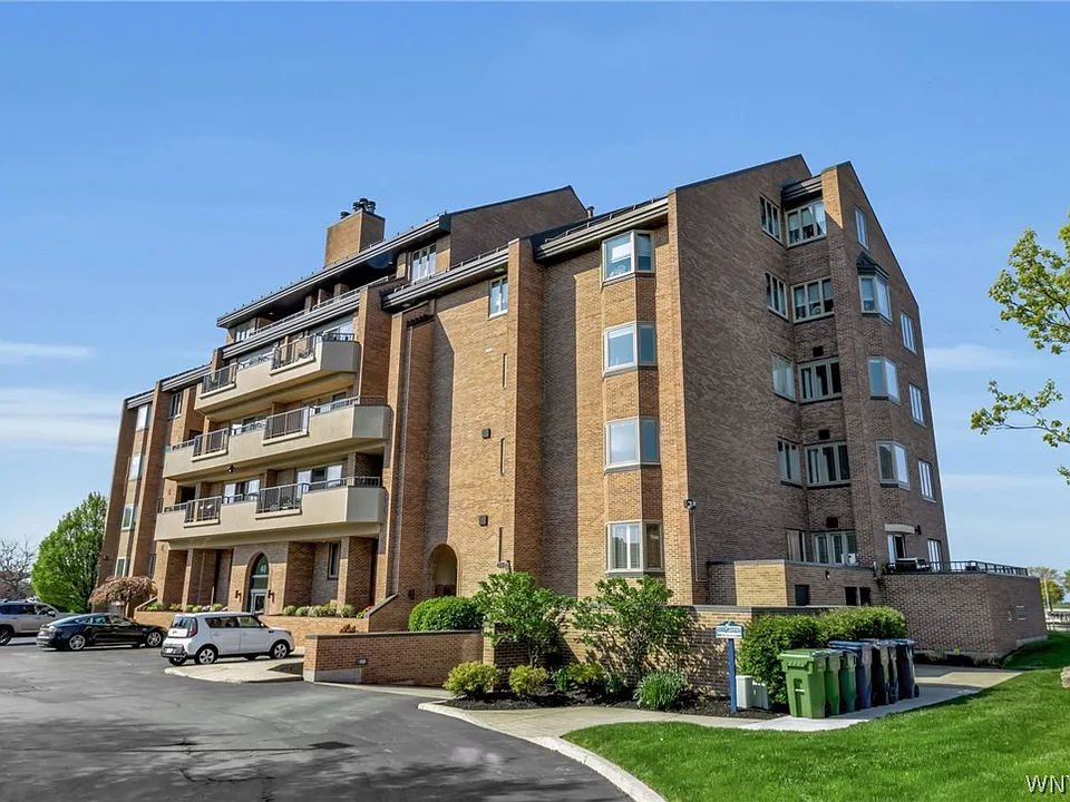 40 Waterfront Cir #306