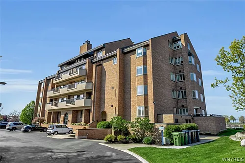 40 Waterfront Cir #306 Photo 1