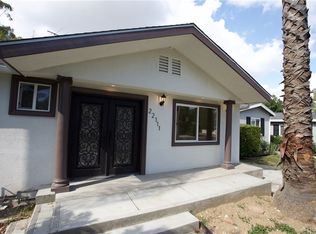 22111 Viscanio Rd, Woodland Hills, CA 91364