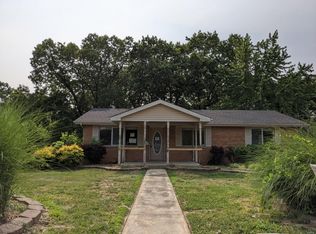 2813 Moravec Dr, High Ridge, MO 63049