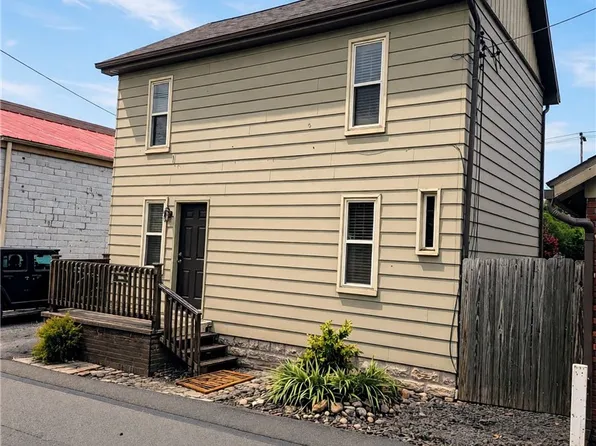 1520 1/2 4th Ave, Coraopolis, PA 15108