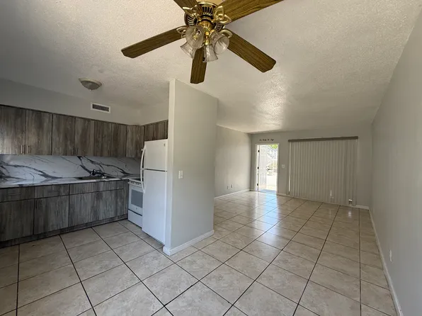 915 NE 8th St, Hallandale, FL