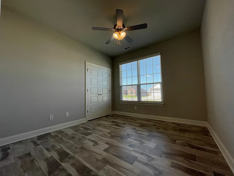 421 Linda Ln — Photo 23