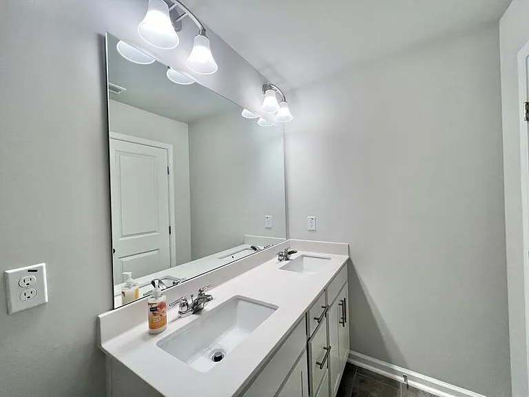 208 Garden Vine Trl — Photo 15