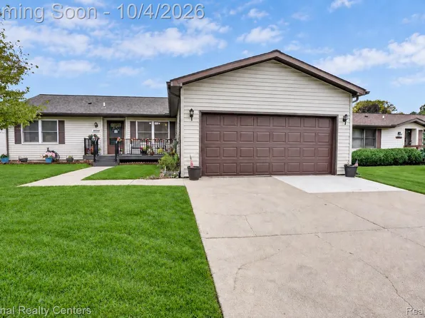 38549 Chestnut Ln #56, Westland, MI 48185
