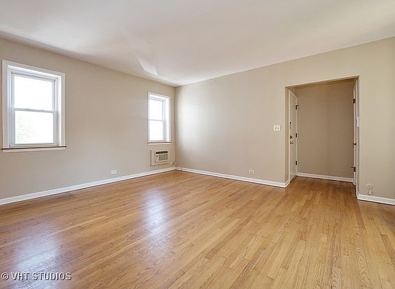 3rd image of 1212 W Jarvis Ave APT 2W