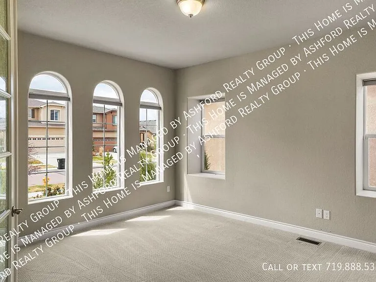 7215 Rim Bluff Ln — Photo 6