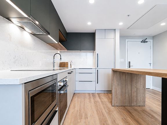 3rd image of 567 Emerson St #3502