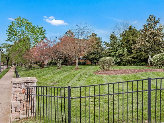 4th image of 3044 Oxford Glen Dr
