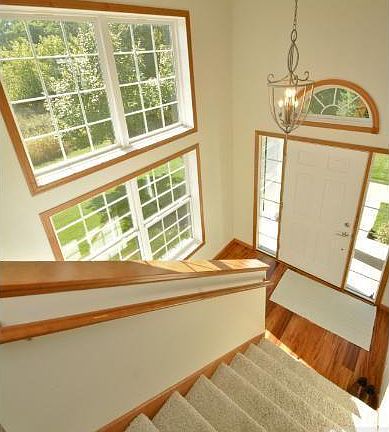 4th image of 931 Ledgestone Dr