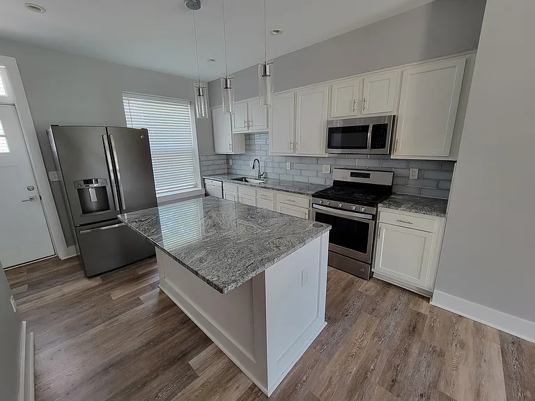 472-482 Carpenter St — Photo 39