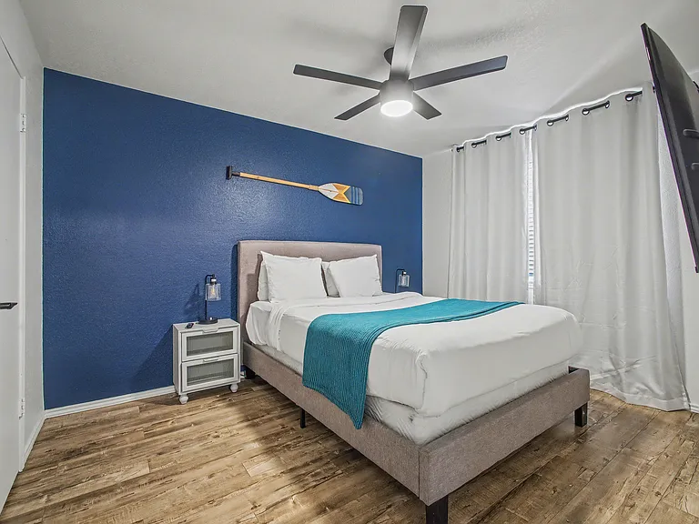913 Sandhurst Dr — Photo 27