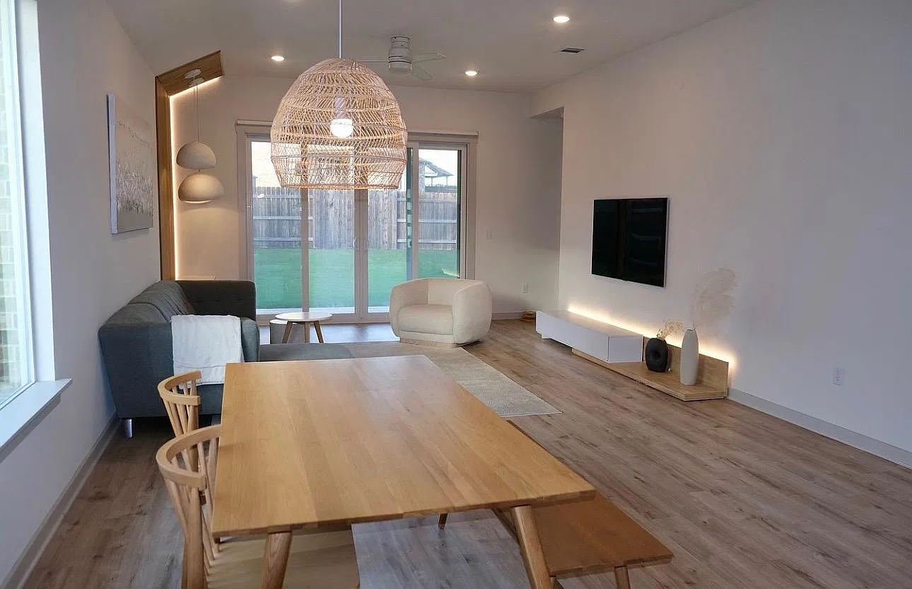 4 bed, 2.0 bath, 1845 sqft, $2,200 — Photo 3