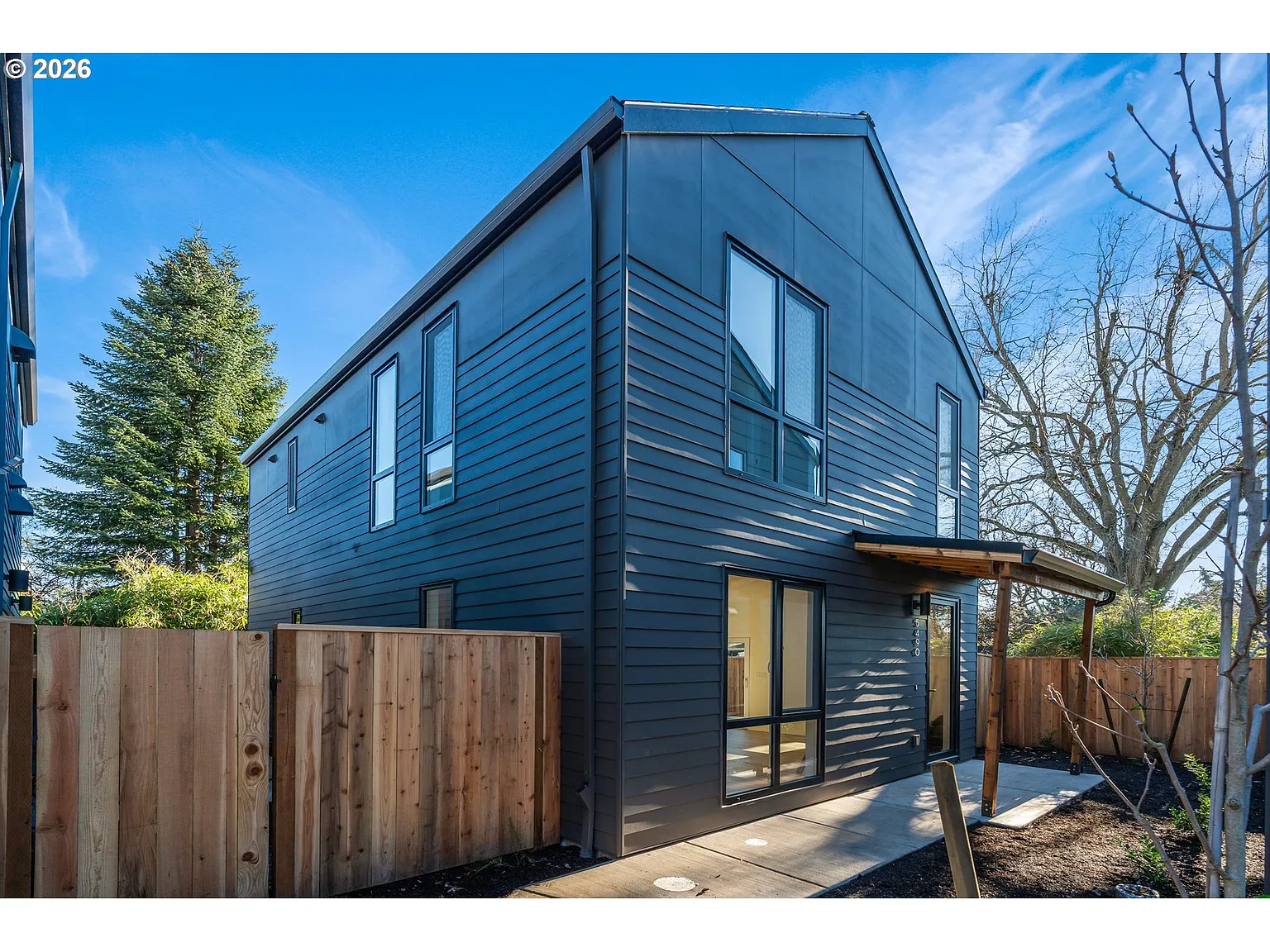 5490 SE Boise St photo 1