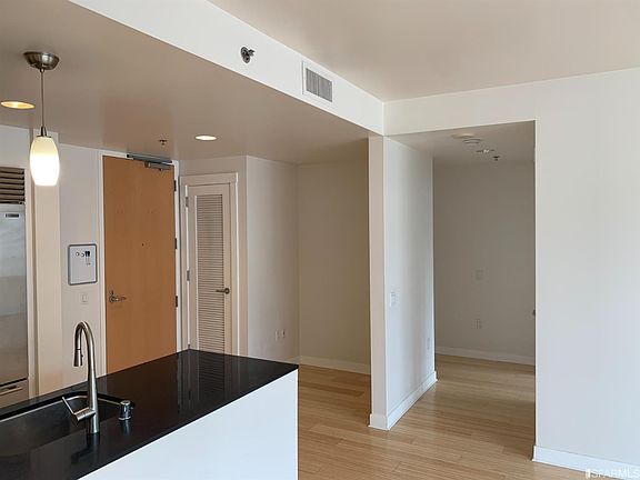 5th image of 501 Beale St Unit 11E
