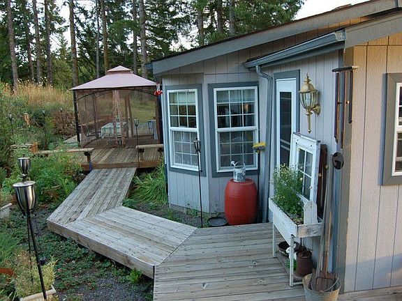 Huge Deck